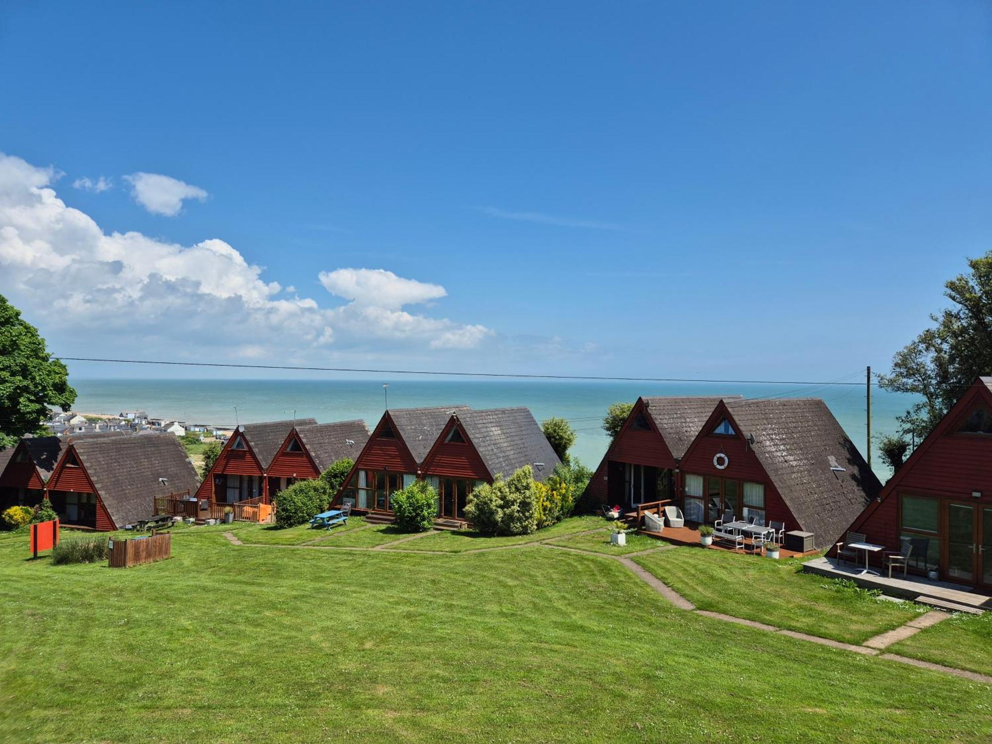 Wow! Amazing Sea Views At Coastal Chalet In Kingsdown Park With Pool No 40 Villa Exterior photo